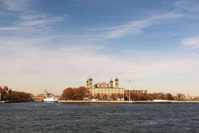 NYC Statue of Liberty Ferry and Transfer - Pace, group size, and what you should ask your guide