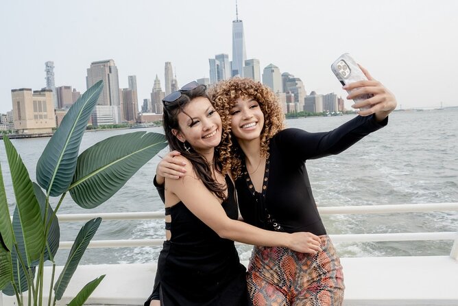 NYC Sunset Cruise Experience the City Twilight Magic - Price and value: what $29 actually buys you