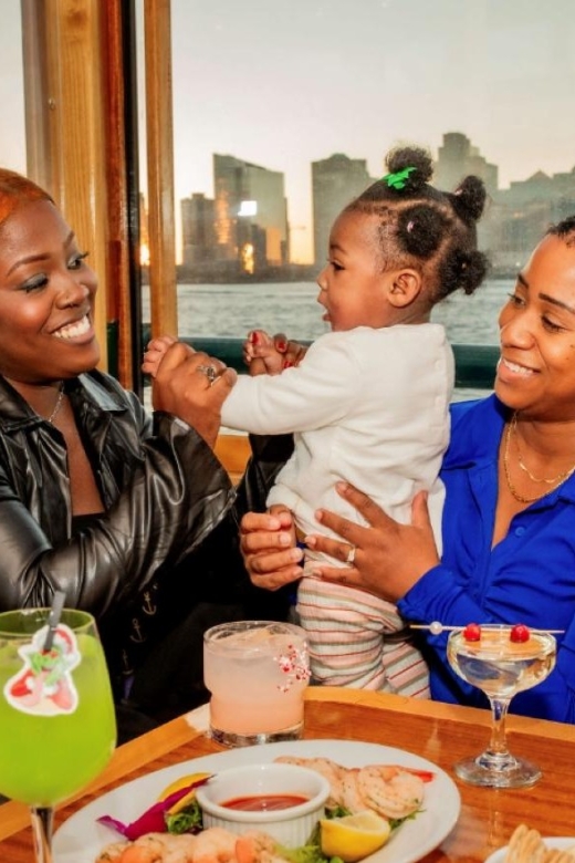 NYC: Sunset Holiday Cocoa Cruise - Key Highlights: What Makes This Cocoa Cruise Fun