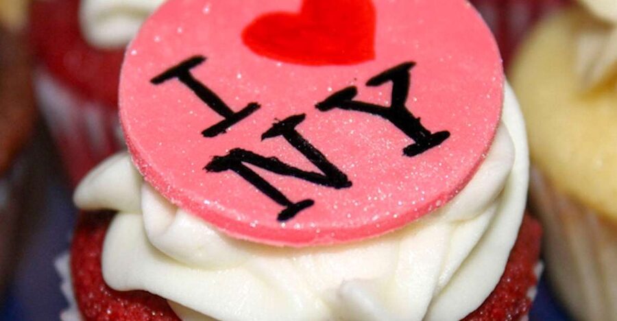 NYC: The Original Cupcake Tour of Greenwich Village - Rocco’s and Molly’s: Cute Stops, Then the Hands-On Moment