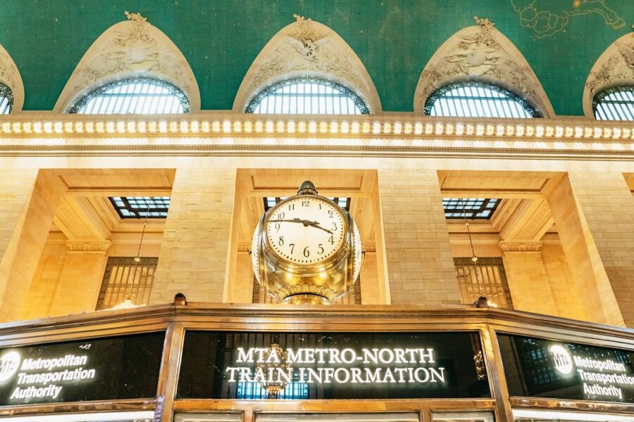 NYC: The Secrets of Grand Central Terminal - Speakeasy-style stop: private power disguised as leisure