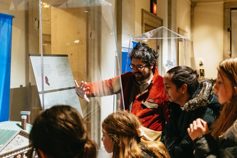 NYC: The Story of Alexander Hamilton Private Walking Tour - Stone Street: first paved street, old bars, and a Washington connection