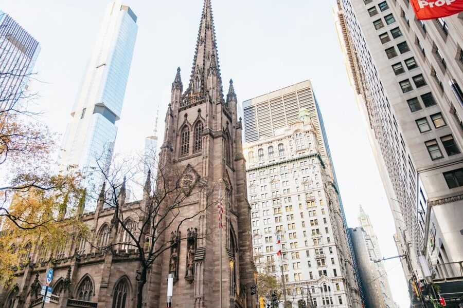 NYC: The Story of Alexander Hamilton Private Walking Tour - Trinity Church Cemetery: paying respects in the churchyard
