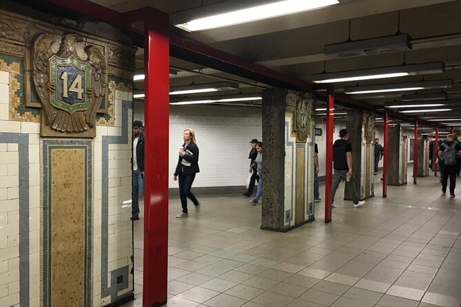 NYC Underground Subway Walking Tour - Municipal Building: The Big Decision-Making Behind the Lines