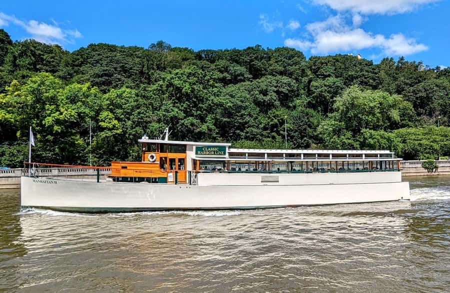 NYC: Urban Wildlife Sunset Tour of the East River - Chelsea Piers to the East River: How the 3-hour rhythm feels