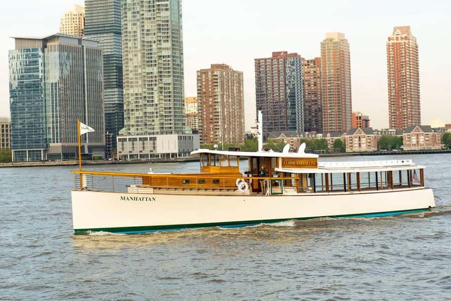 NYC: Urban Wildlife Sunset Tour of the East River - Skyline angles, bridge passages, and Long Island Sound at the edges