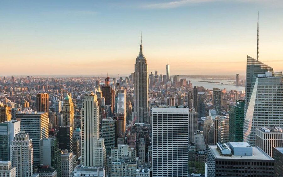 NYC: Walking Tour with Local Guide and 30+ Top NYC Sights - Flatiron District and Lower Manhattan: classic architecture, street-level perspective