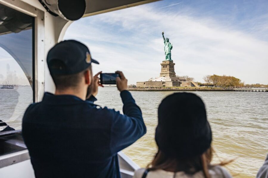 NYC: Wall Street Tour with 9/11 Memorial and Statue Ferry - How long it takes: planning for a 2 to 5 hour day