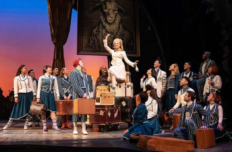 NYC: Wicked The Musical on Broadway - Language Help Without Losing the Flow