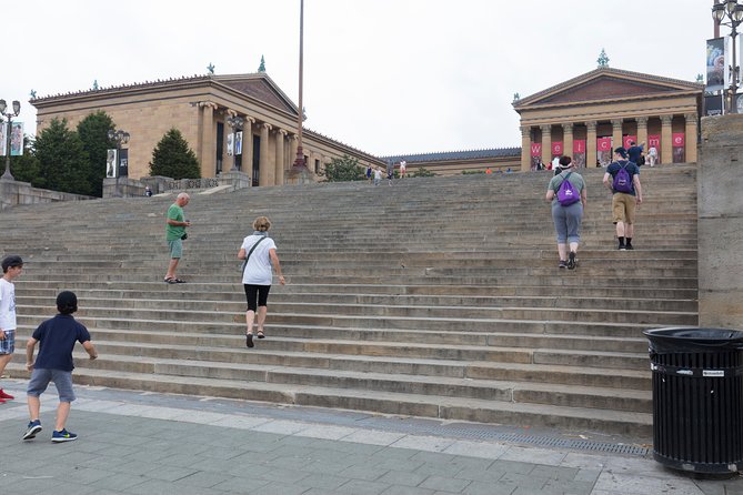 Philadelphia and Amish Country, 1-Day Tour from NYC - How the guide and bus setup shape your experience