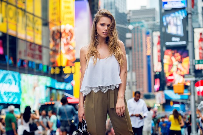 Photographer, Professional Photo shoot - New York - Times Square plus “unique New York locations” without the location hunting