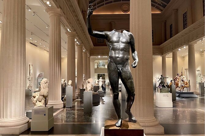 Private Art and Crime Tour at the Metropolitan Museum of Art - The guide’s role: art history plus practical listening