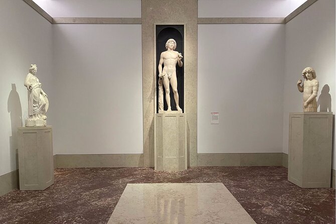 Private Art and Crime Tour at the Metropolitan Museum of Art - Where you’ll start at 1000 5th Ave (and how that affects your time)