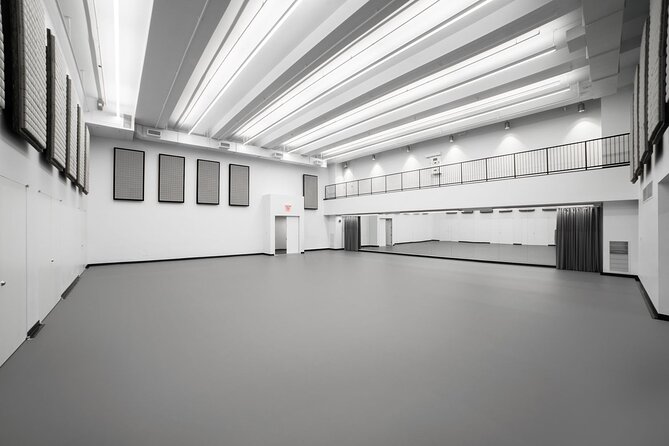 Private Broadway Studio Tour in New York City - Why the private format feels better (especially for families)