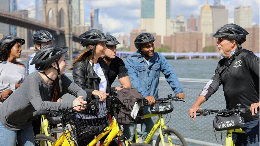 Private Brooklyn Bridge Bike Tour - Financial District to lower Manhattan: famous sights with momentum