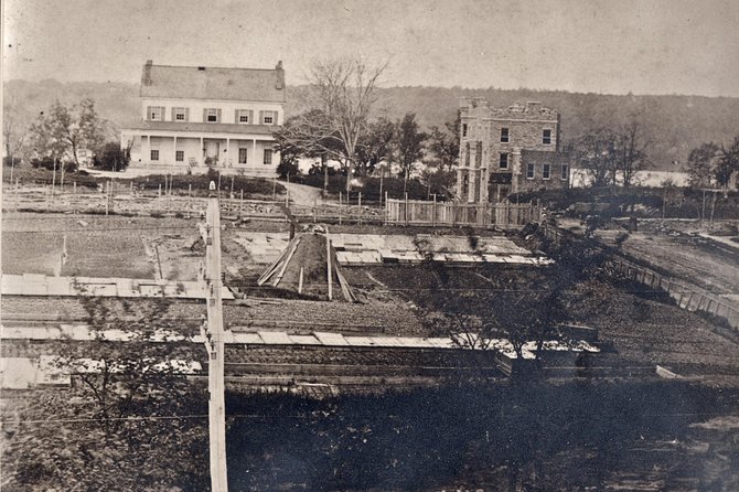 Private Guided Tour Of The Upper West Side - Stop 3: Riverside Drive and the Gold Coast Story