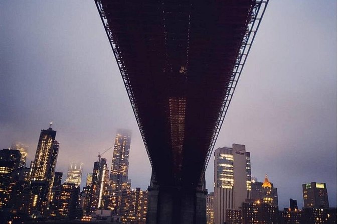 Private Guided Walking Tour of the Brooklyn Bridge and DUMBO - Price and value: what $220 per group really buys you