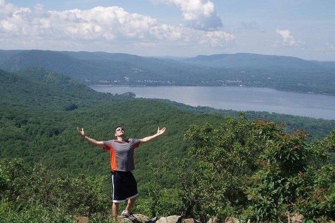 Private Hike/Wineries/Walkway Over the Hudson/1 night Hotel - A tight Hudson Valley hit, built for people without a car