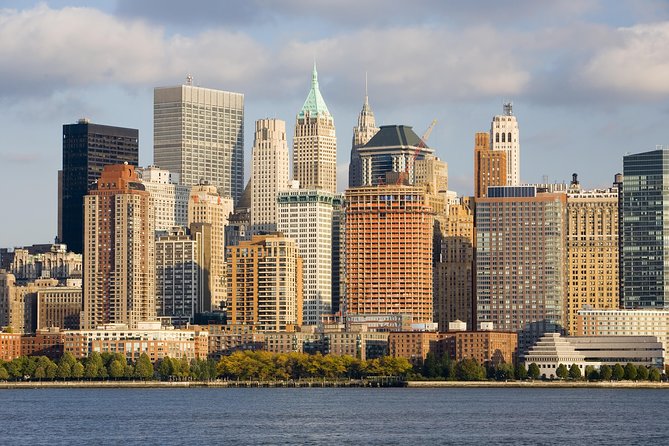 PRIVATE Manhattan Speedboat Tour - Up to 12 passengers - Key Highlights at a Glance