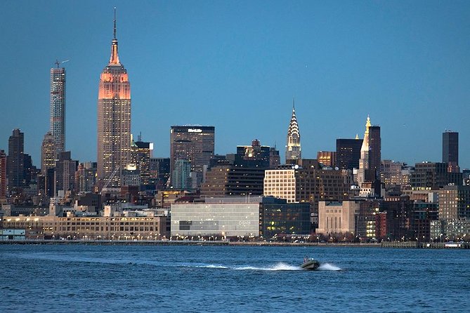 PRIVATE Manhattan Speedboat Tour - Up to 12 passengers - The Upper Bay to Statue of Liberty: Close-Up Views Near the Security Zone