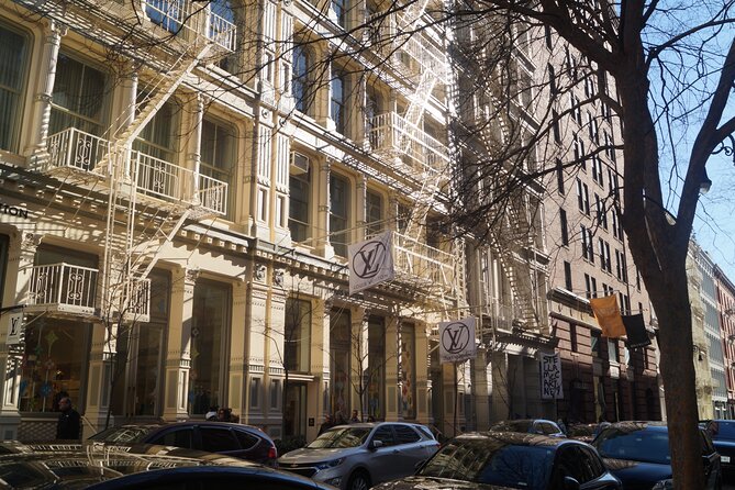 Private New York Downtown Highlights Half Day Tour - The Financial District: Wall Street landmarks, 9/11 Memorial, Charging Bull