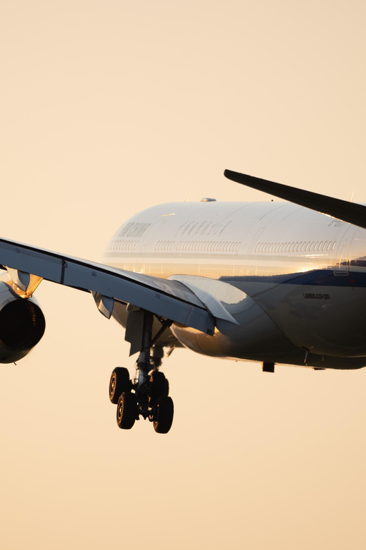 Private NYC Airport Transfer: LGA to Manhattan - Up to 5 - Waiting time math: the 90 minutes that starts at actual landing