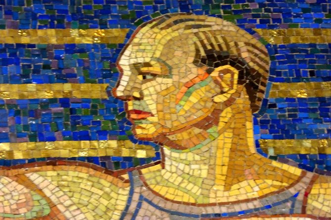 PRIVATE Rockefeller Center Artified Walking Tour - When This Tour Makes the Most Sense