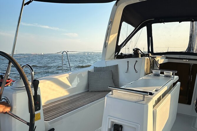 Private Sailboat Guided Tour of New York City - Stop-by-stop: how the narrated harbor tour actually feels