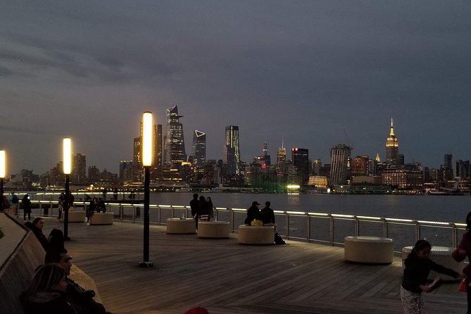 Private Skyline Tour of New York City at Night - Guide quality: when the facts make the photos better