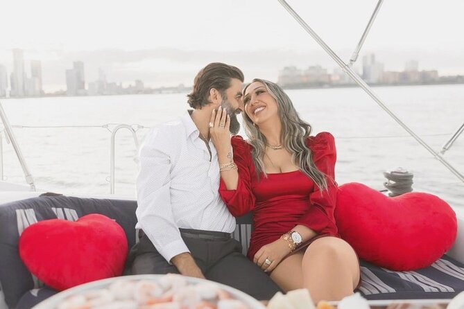 Private Statue of Liberty Sailing Tour - Onboard comfort: what the boat includes (and why it matters)