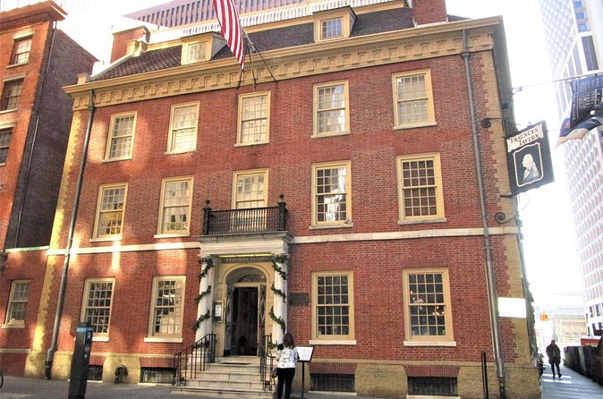 Private Tour of Historic Lower Manhattan and the Financial District NYC - Who Should Book This Tour (and Who Might Skip It)