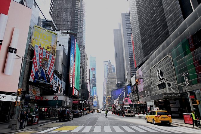 Private Transfer from Manhattan to John F. Kennedy Airport (JFK) - Pickup in Manhattan: meet-and-greet that saves time