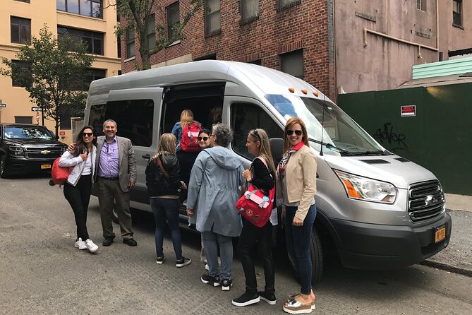 Private Transportation for Families and Groups in NYC 4 to 5 Hours - The NYPTours app and personalized Manhattan routes