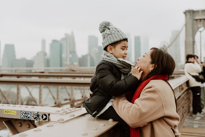 Professional Photoshoot at Brooklyn Bridge in New York - What the Photographer Does in a 30-Minute Shoot