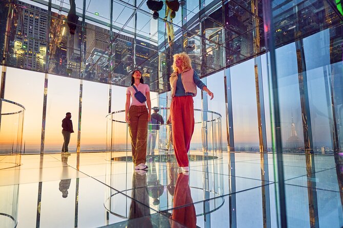 Race to the Sky: NYC Architecture Tour With SUMMIT One Ticket - Group size, guide style, and why the route feels cohesive
