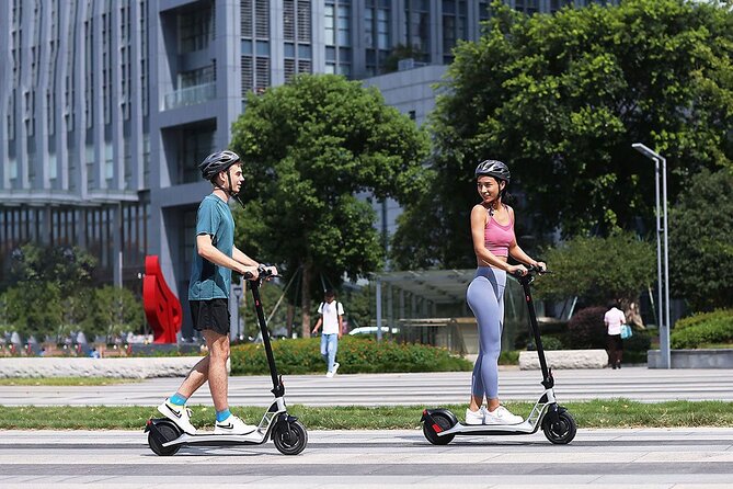 Rent A Scooter In Central Park NYC - Safety, Helmet Use, and Photo-Stop Rhythm in a Busy Park