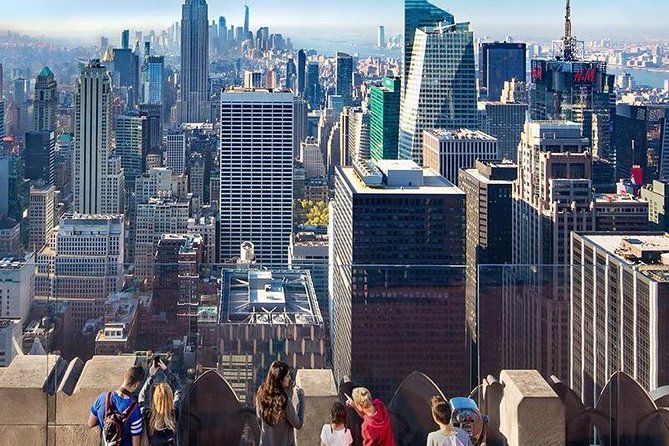 See 30+ Top New York Sights - Fun Local Guide - Wall Street and City Hall: stock exchange icons and courtroom stories