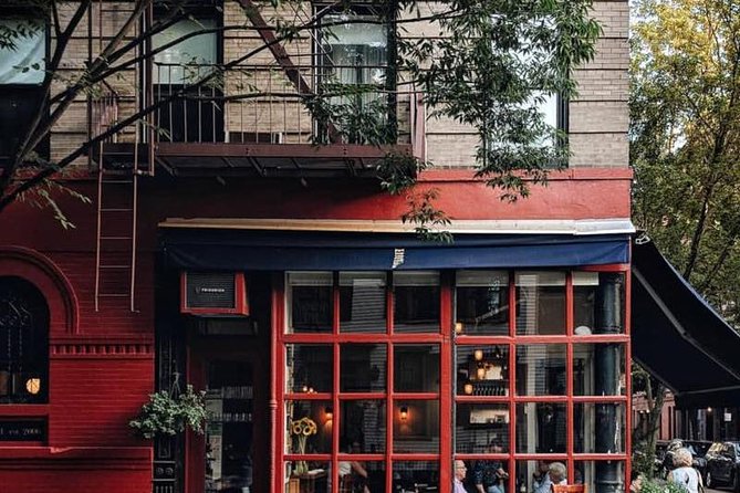 Semi-Private Greenwich Village Walking Tour - Friends Apartment Building to courthouse-turned-library: pop culture with a point