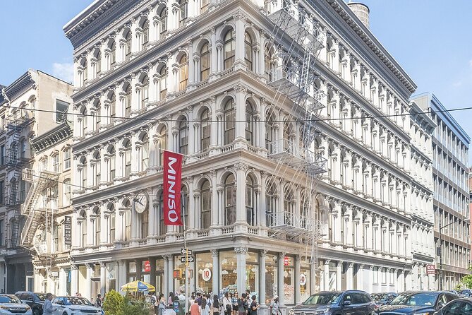 SoHo, Little Italy, and Chinatown NYC Guided Walking Tour - Brooklyn Bridge viewpoints plus courthouses on the same route