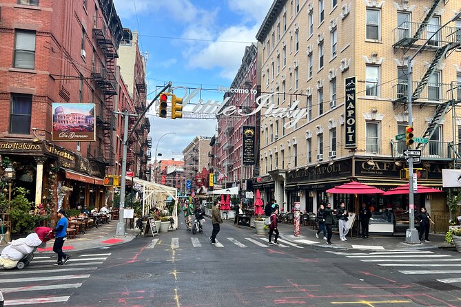 Soho, Little Italy, Chinatown - Ferrara Bakery & Cafe: A real snack break in the middle