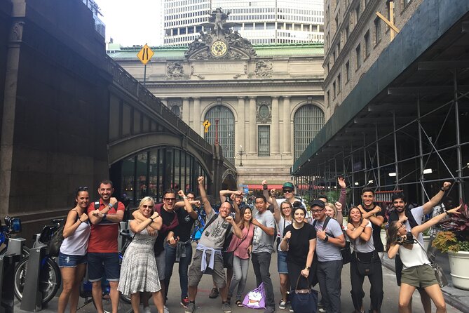 Spanish Superhero Tour in New York - A Spanish superhero tour that treats Midtown like a comic panel