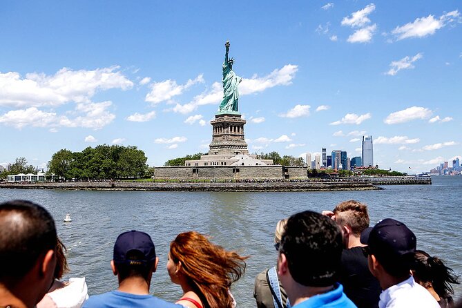 Starship Landmark 90 Minute Sightseeing Cruise - Photo Ops on the Water: How the Onboard Photographer Works