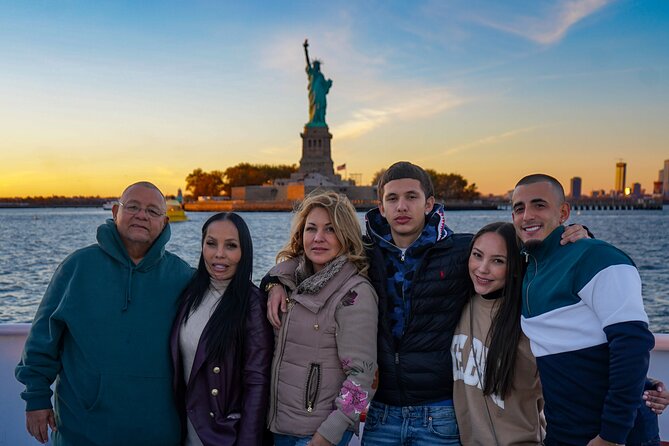 Starship Sunset Cruise NYC - City Lights & Skyline Views - Brooklyn Bridge Night Pass: Classic View, Historic Scale