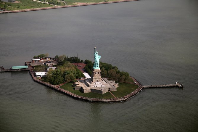 Statue of Liberty and Ellis Island 60 Minute sightseeing Cruise - Onboard comfort, wind, and seasickness: how to prep like a pro