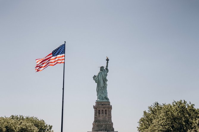 Statue of Liberty and Ellis Island Guided Tour with Ferry - The ferry ride: skyline photos and the pace you can control