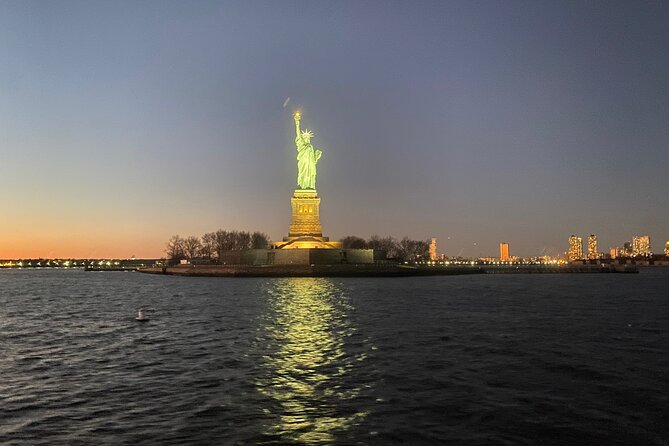 Statue of Liberty Ellis Island Cruise with One World Trade Ticket - Ellis Island expectations: near the island, not on it