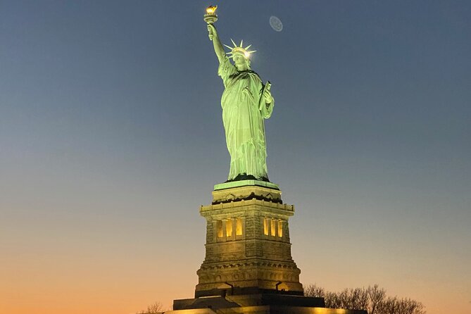 Statue of Liberty Ellis Island Cruise with One World Trade Ticket - Manhattan skyline and Brooklyn Bridge photos without burning your legs