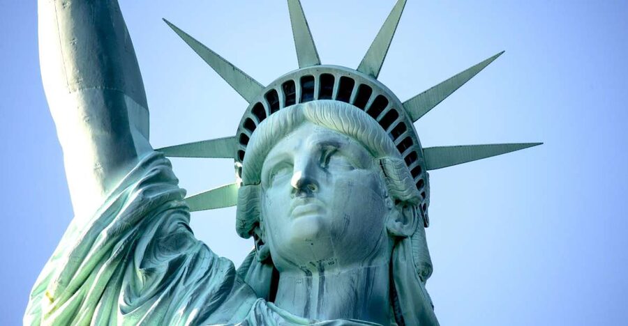 Statue of Liberty & Ellis Island - Guided Tour 8ppl Max - Liberty Island: learn the Fort Wood story, then see the statue your way