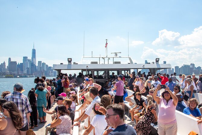 Statue of Liberty & NYC Skyline Cruise - Freedom Liberty Tour - Guides and the onboard vibe: what you can expect from commentary