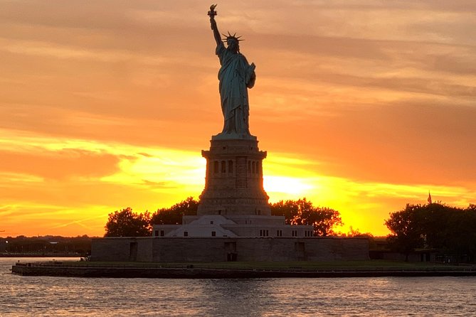 Statue of Liberty Sunset Cruise and New York City Sky Line - Brooklyn Bridge Harbor Passes and the Best Photo Angles